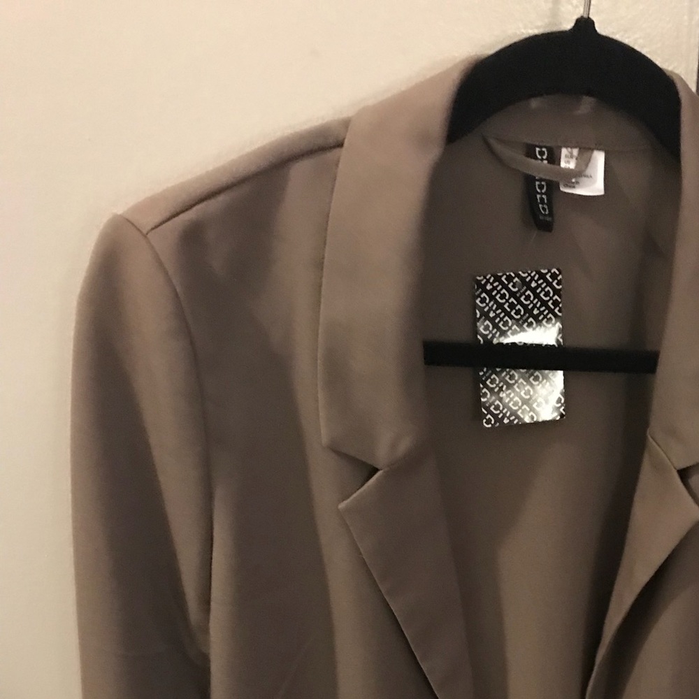 Beige / tan blazer
